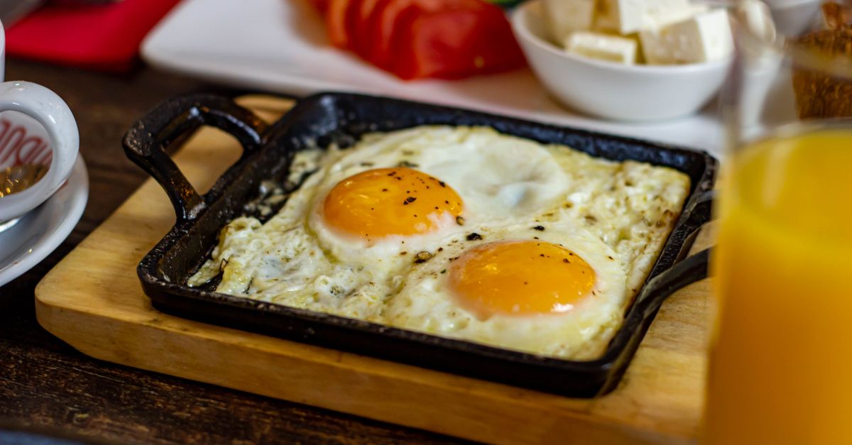 Œuf au plat parfait : blanc soyeux, jaune coulant, sans caoutchouc ni cuisson inégale