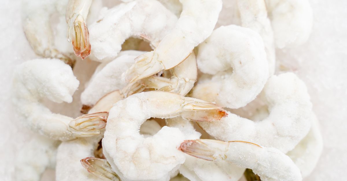 Crevettes surgelées : la méthode pour éviter l'effet caoutchouteux et l'excès d'eau
