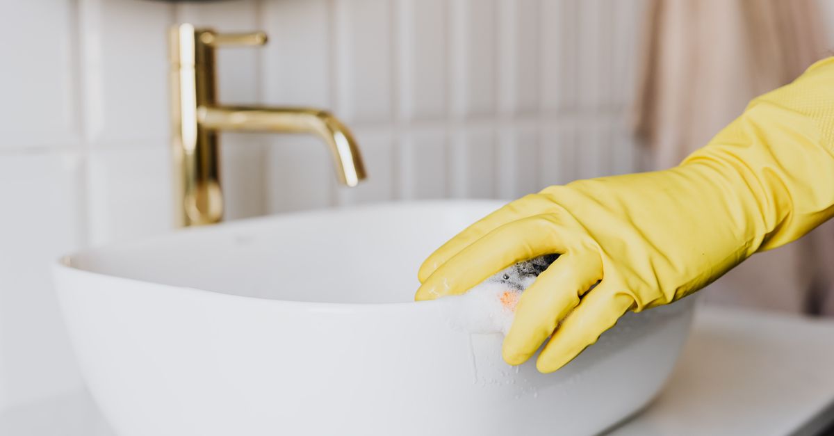 Enlever les taches de rouille sur une baignoire ou un lavabo sans abîmer l'émail