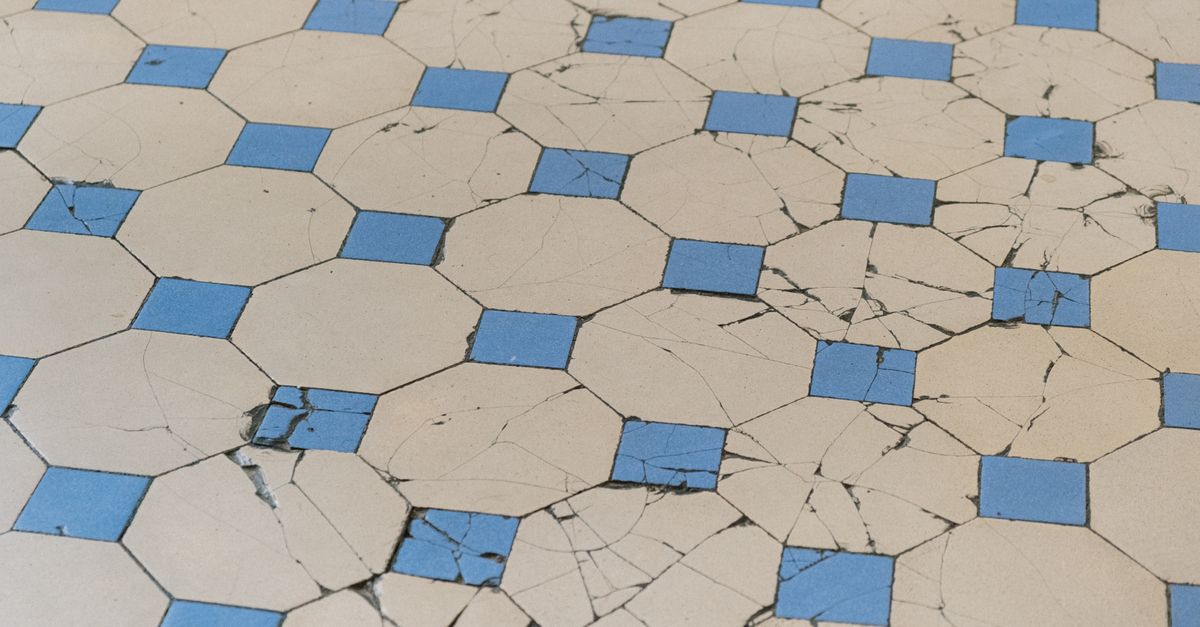 Réparer un carreau fissuré ou ébréché dans la salle de bain sans tout casser