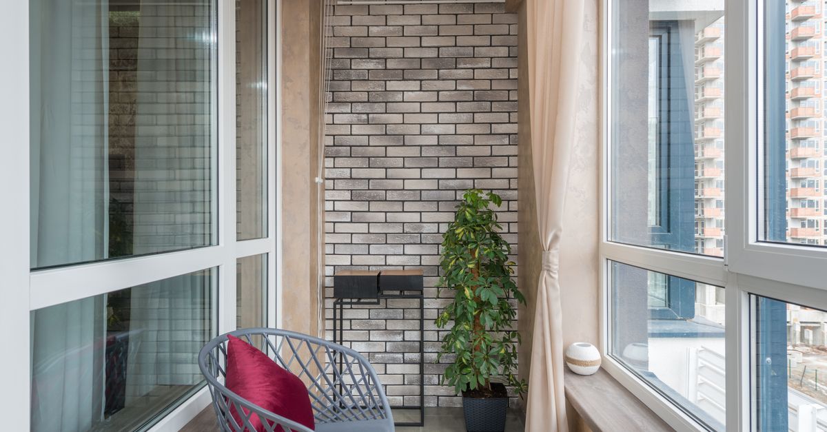 Aménager un petit balcon en coin de détente léger sans charger la rambarde