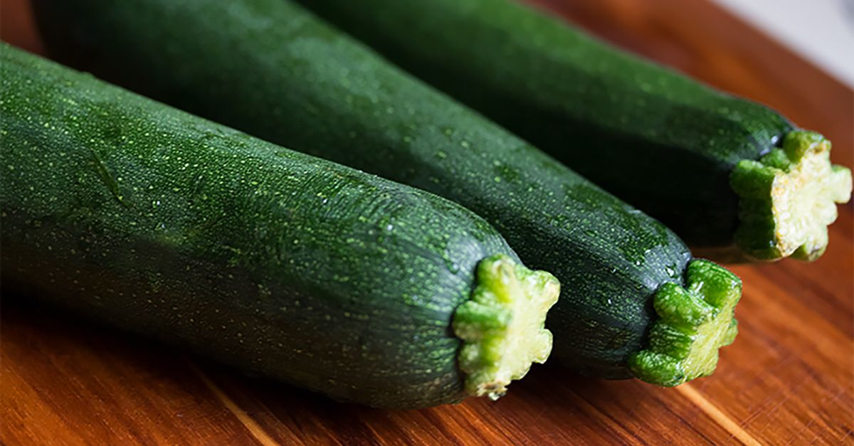Courgettes crues au frigo : la méthode pour éviter qu'elles ramollissent ou brunissent